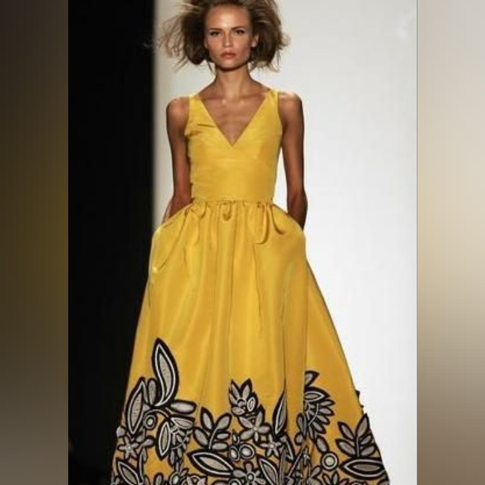 ○$4,990 NEW W. TAG OSCAR DE LA RENTA YELLOW FLORAL EMBROID SILK RUNWAY DRESS 6